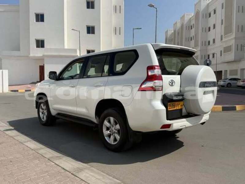 Big with watermark toyota prado al batinah al khaburah 7689