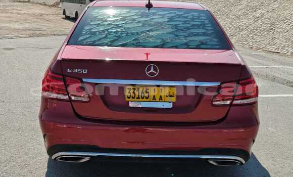 Buy Used Mercedes Viano Red Car in Muscat in Masqat Buy Used Mercedes Viano Red Car in Muscat in Masqat