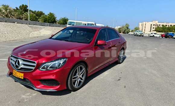 Buy Used Mercedes Viano Red Car in Muscat in Masqat Buy Used Mercedes Viano Red Car in Muscat in Masqat