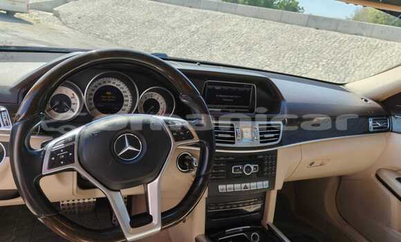 Buy Used Mercedes Viano Red Car in Muscat in Masqat Buy Used Mercedes Viano Red Car in Muscat in Masqat