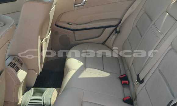 Buy Used Mercedes Viano Red Car in Muscat in Masqat Buy Used Mercedes Viano Red Car in Muscat in Masqat