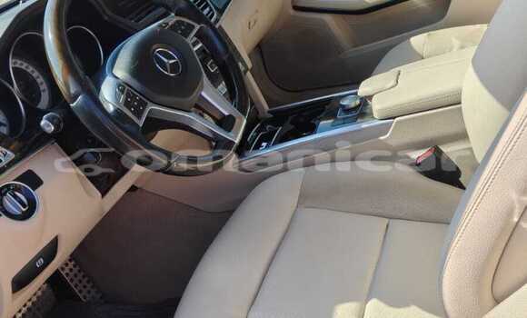 Buy Used Mercedes Viano Red Car in Muscat in Masqat Buy Used Mercedes Viano Red Car in Muscat in Masqat