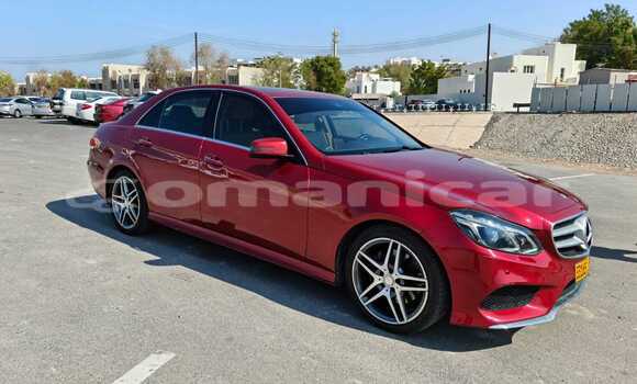 Buy Used Mercedes Viano Red Car in Muscat in Masqat Buy Used Mercedes Viano Red Car in Muscat in Masqat