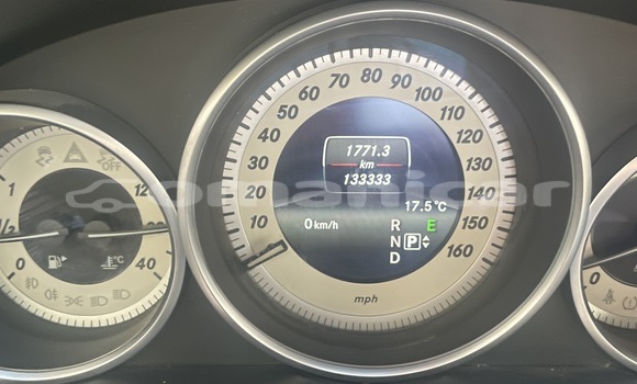 Buy Used Mercedes Viano Red Car in Muscat in Masqat Buy Used Mercedes Viano Red Car in Muscat in Masqat