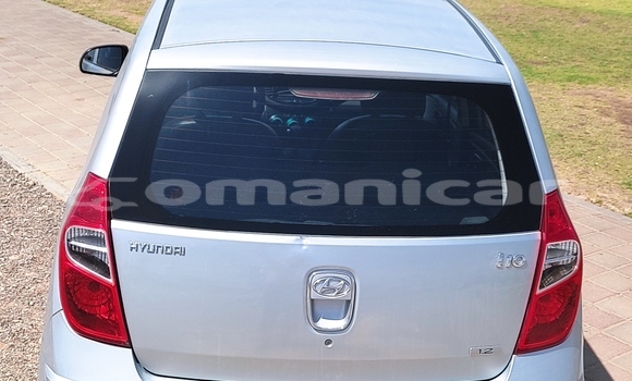 Buy Used Hyundai i10 Silver Car in Muscat in Masqat