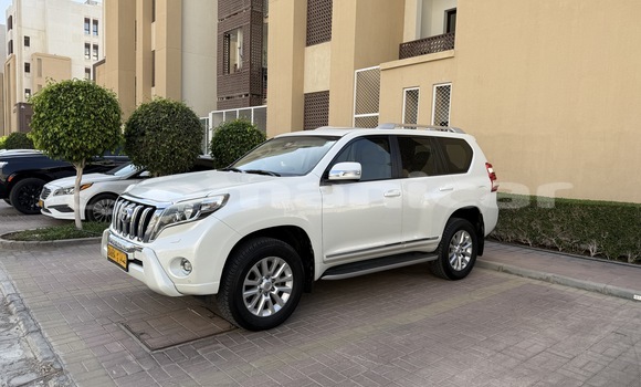 Buy Used Toyota Prado White Car in Muscat in Masqat