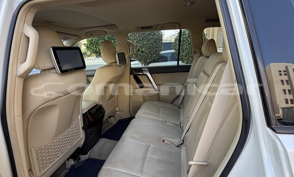 Buy Used Toyota Prado White Car in Muscat in Masqat Buy Used Toyota Prado White Car in Muscat in Masqat