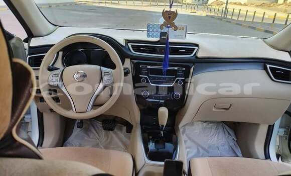 Buy Used Nissan X–Trail White Car in Al khuwair in al-Batinah Buy Used Nissan X–Trail White Car in Al khuwair in al-Batinah