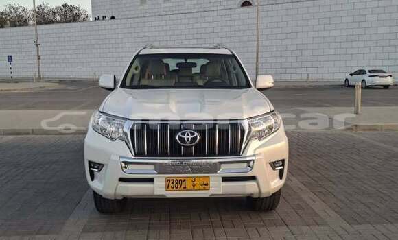 Buy Used Toyota Prado White Car in Muscat in Masqat