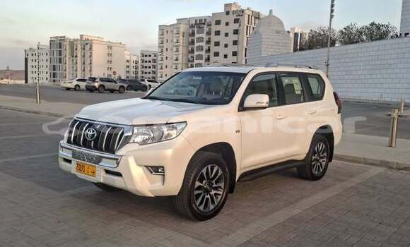Buy Used Toyota Prado White Car in Muscat in Masqat Buy Used Toyota Prado White Car in Muscat in Masqat
