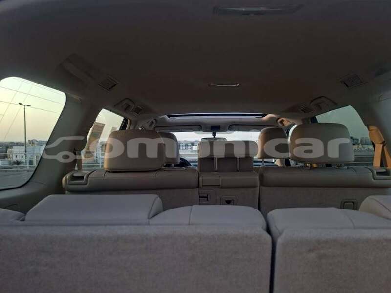 Big with watermark toyota prado masqat muscat 7730