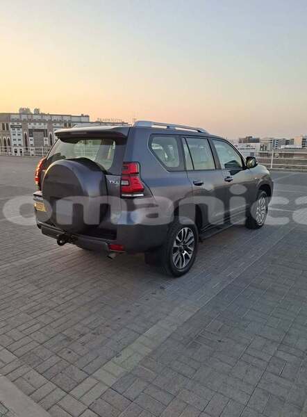 Big with watermark toyota prado masqat muscat 7731
