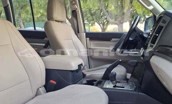 Buy Used Mitsubishi Pajero White Car in Muscat in Masqat Buy Used Mitsubishi Pajero White Car in Muscat in Masqat