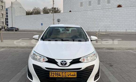 Buy Used Toyota Yaris White Car in Muscat in Masqat Buy Used Toyota Yaris White Car in Muscat in Masqat