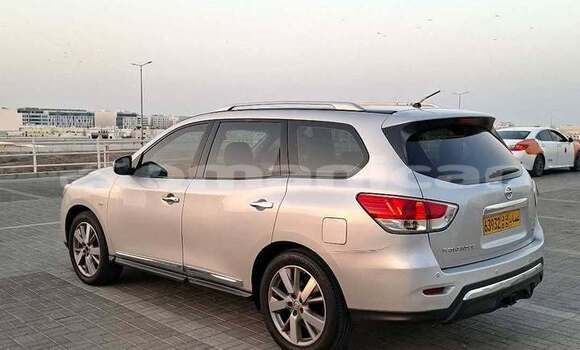 Buy Used Nissan Pathfinder Other Car in Muscat in Masqat Buy Used Nissan Pathfinder Other Car in Muscat in Masqat