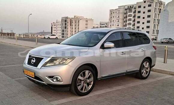 Buy Used Nissan Pathfinder Other Car in Muscat in Masqat Buy Used Nissan Pathfinder Other Car in Muscat in Masqat