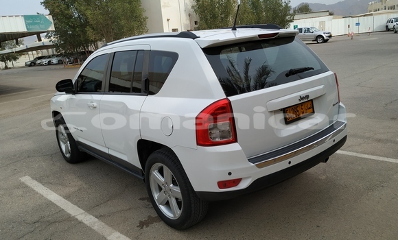 Buy Used Jeep Compass White Car in Muscat in Masqat