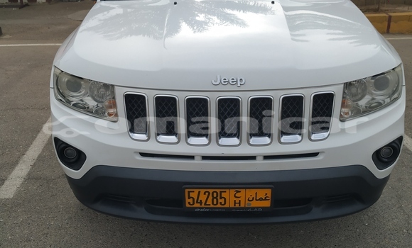 Buy Used Jeep Compass White Car in Muscat in Masqat Buy Used Jeep Compass White Car in Muscat in Masqat