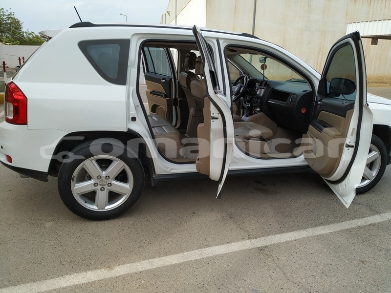 Big with watermark jeep compass masqat muscat 7739