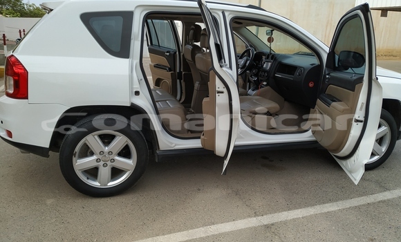 Buy Used Jeep Compass White Car in Muscat in Masqat Buy Used Jeep Compass White Car in Muscat in Masqat