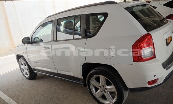 Buy Used Jeep Compass White Car in Muscat in Masqat Buy Used Jeep Compass White Car in Muscat in Masqat