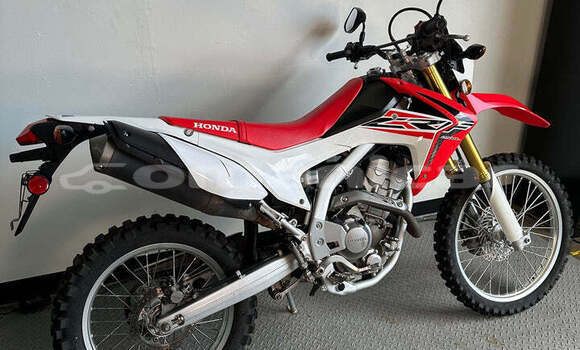 Buy Used Honda CRF Red Bike in al–Buraymi in adh-Dhahirah Buy Used Honda CRF Red Bike in al–Buraymi in adh-Dhahirah