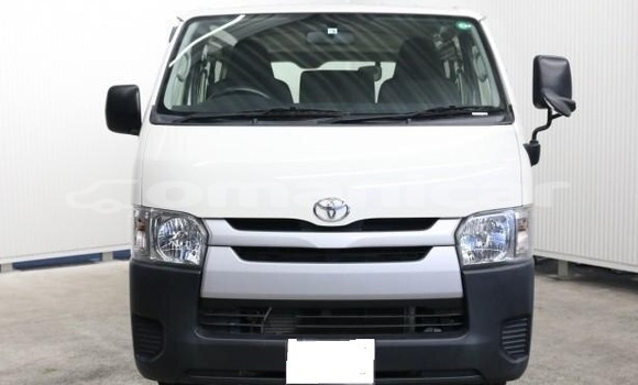 Buy Used Toyota Hiace White Car in Muscat in Masqat