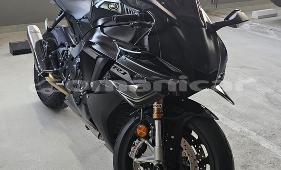 Buy Used Yamaha R1 Black Bike in Muscat in Masqat