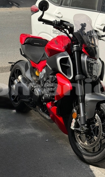 Big with watermark ducati diavel masqat muscat 7755