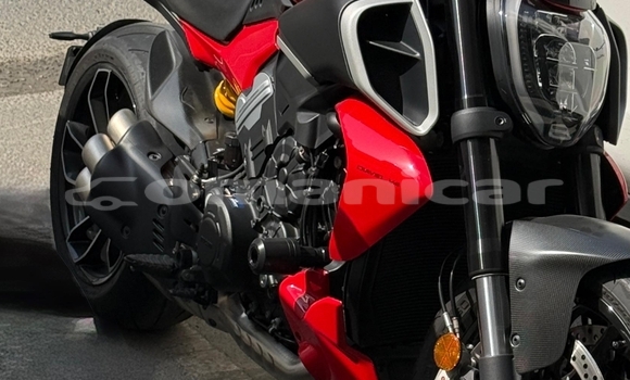Buy Used Ducati Diavel Red Bike in Muscat in Masqat