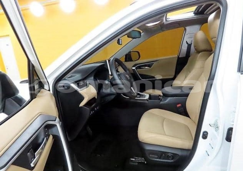 Big with watermark toyota rav4 masqat muscat 7759