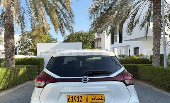 Buy Used Nissan Kix White Car in as–Sib in Masqat Buy Used Nissan Kix White Car in as–Sib in Masqat