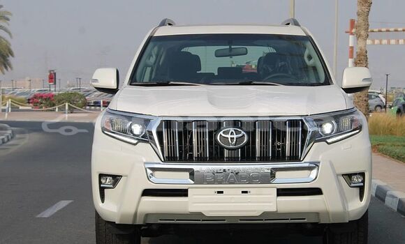 Buy Used Toyota Land Cruiser Prado White Car in Muscat in Masqat