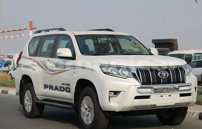 Big with watermark toyota land cruiser prado masqat muscat 7763