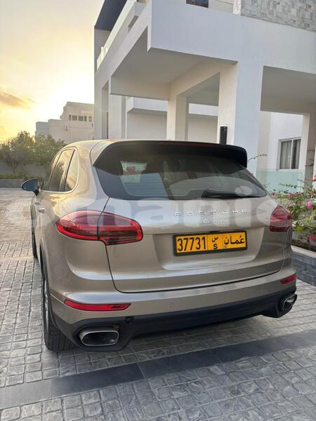 Big with watermark porsche cayenne masqat muscat 7764