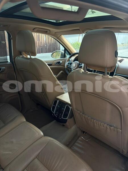 Big with watermark porsche cayenne masqat muscat 7764