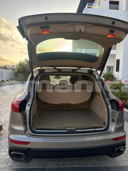 Big with watermark porsche cayenne masqat muscat 7764