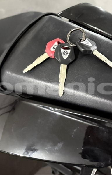 Big with watermark yamaha yzf masqat muscat 7766