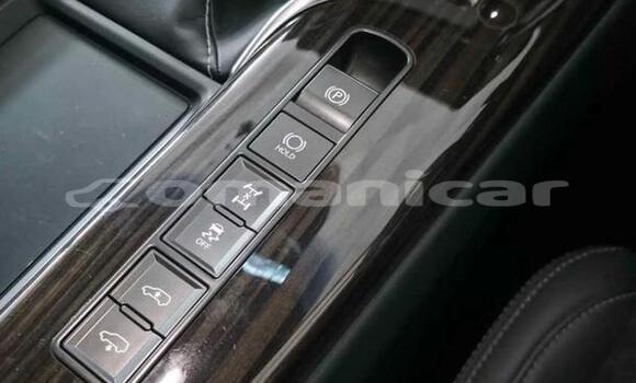 Buy Used Lexus LX White Car in Muscat in Masqat Buy Used Lexus LX White Car in Muscat in Masqat