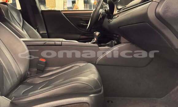 Buy Used Lexus ES Red Car in Bawshar in Masqat Buy Used Lexus ES Red Car in Bawshar in Masqat