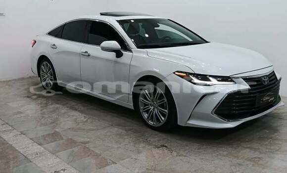 Buy Used Toyota Avalon White Car in ar–Rustaq in al-Batinah Buy Used Toyota Avalon White Car in ar–Rustaq in al-Batinah