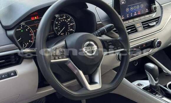 Buy Used Nissan Altima Red Car in Al khuwair in al-Batinah Buy Used Nissan Altima Red Car in Al khuwair in al-Batinah