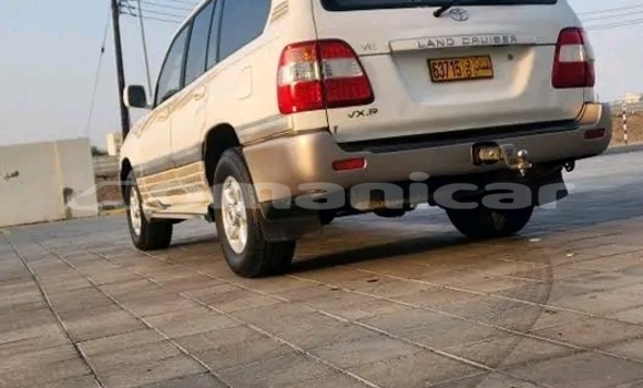 Buy Used Toyota Land Cruiser White Car in Azaiba in Masqat Buy Used Toyota Land Cruiser White Car in Azaiba in Masqat