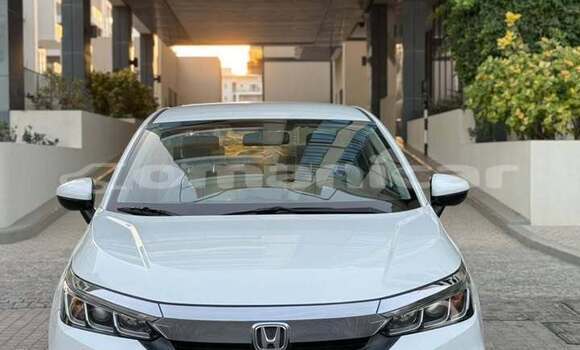 Buy Used Honda City White Car in Al khuwair in al-Batinah