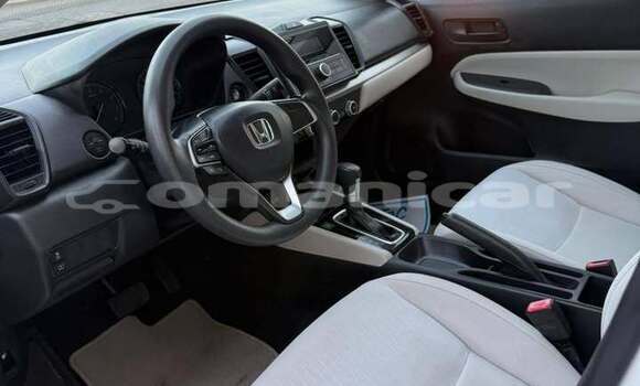 Buy Used Honda City White Car in Al khuwair in al-Batinah Buy Used Honda City White Car in Al khuwair in al-Batinah