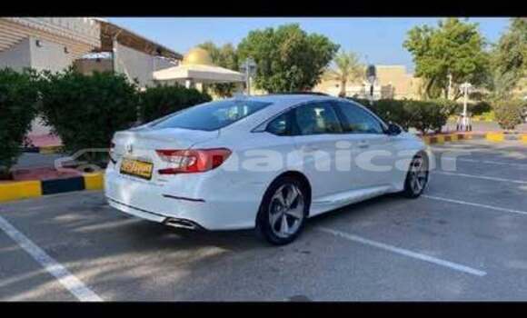 Buy Used Honda Accord White Car in as–Sib in Masqat Buy Used Honda Accord White Car in as–Sib in Masqat