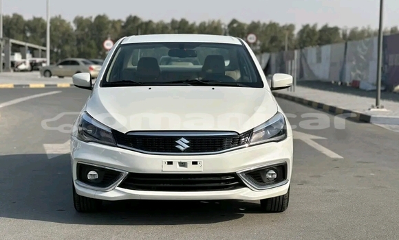 Buy Used Suzuki Ciaz White Car in Azaiba in Masqat Buy Used Suzuki Ciaz White Car in Azaiba in Masqat