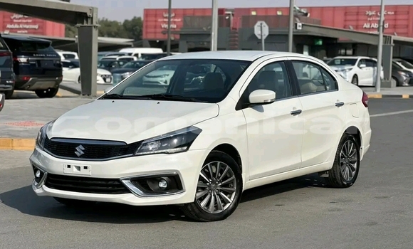 Buy Used Suzuki Ciaz White Car in Azaiba in Masqat Buy Used Suzuki Ciaz White Car in Azaiba in Masqat
