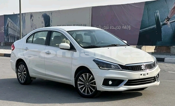 Buy Used Suzuki Ciaz White Car in Azaiba in Masqat Buy Used Suzuki Ciaz White Car in Azaiba in Masqat