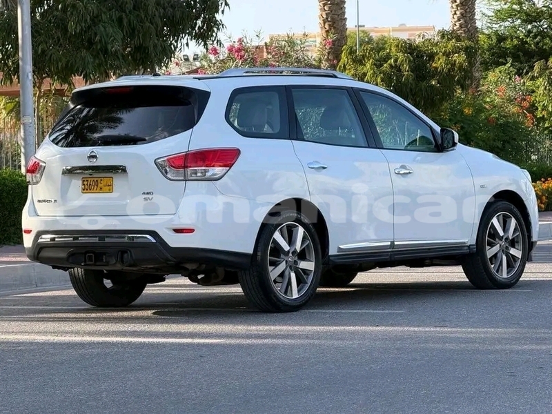 Big with watermark nissan pathfinder al batinah as suwayq 7819